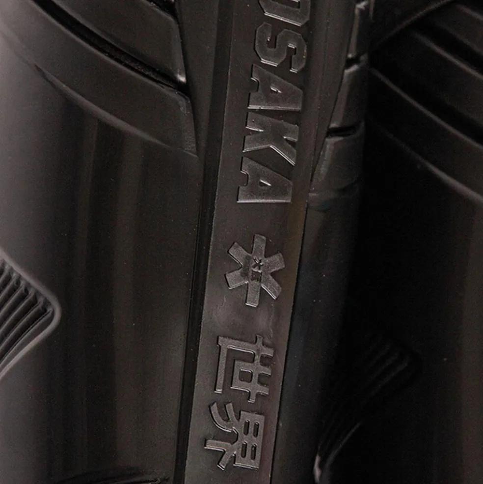 Osaka Scheenbeschermers iconic black